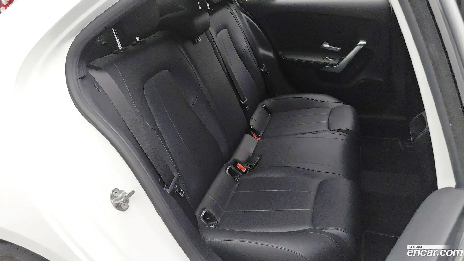 A-Class Mercedes-Benz 2021.8-OPTION-017