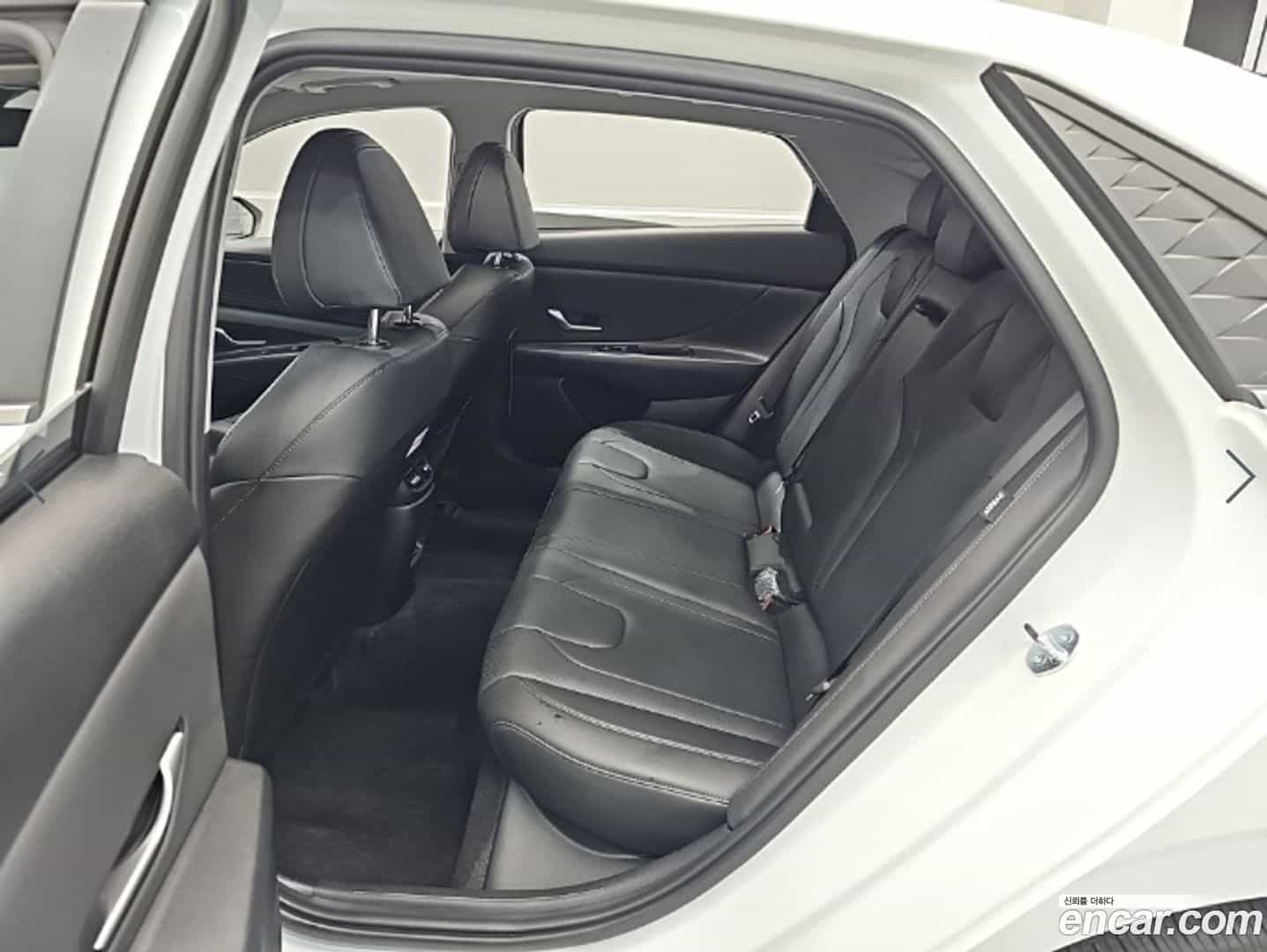 AVANTE Hyundai 2024.9-OPTION-016