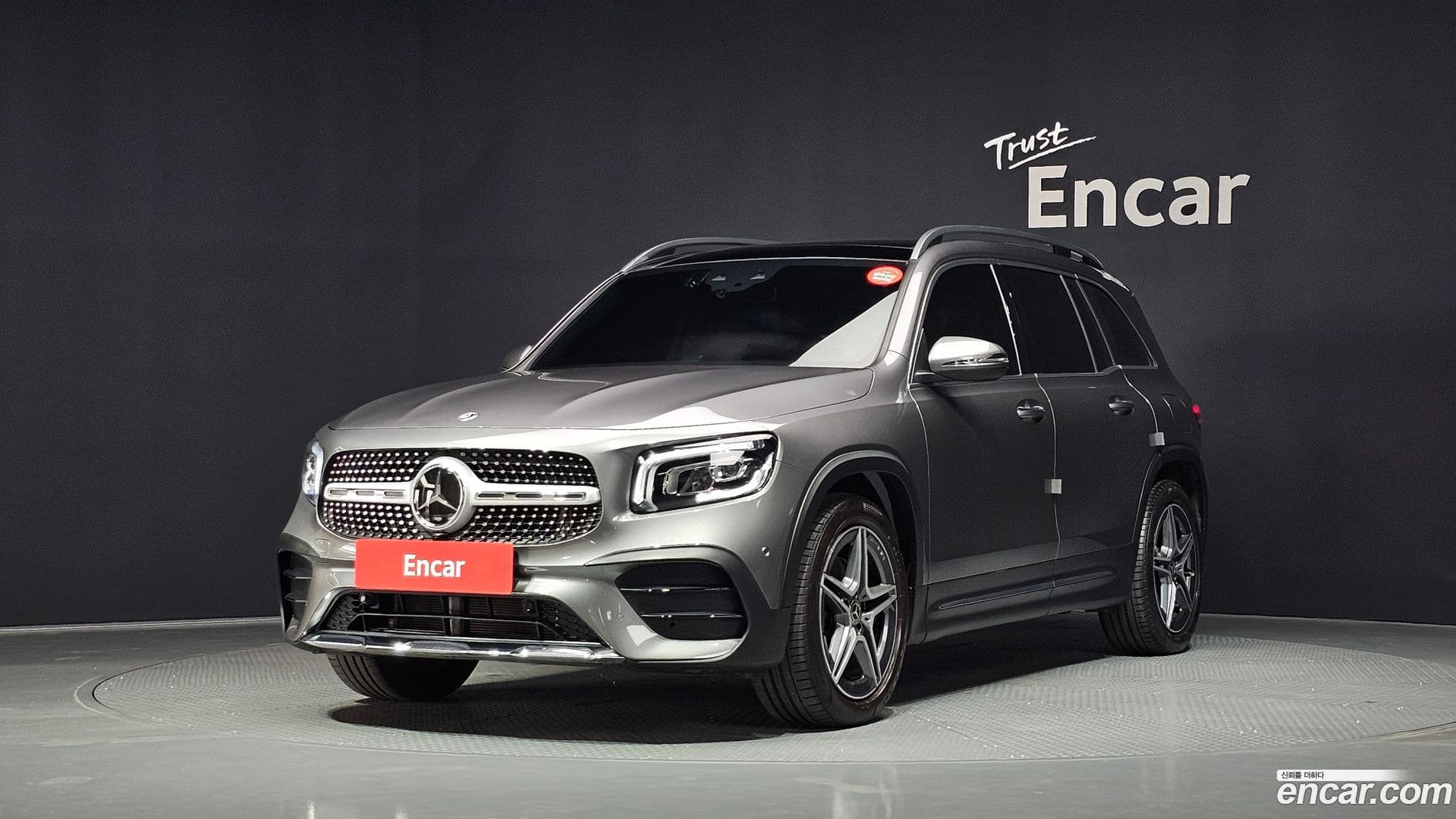 Main__Slider__Photo:GLB-Class Mercedes-Benz 2022.3-0