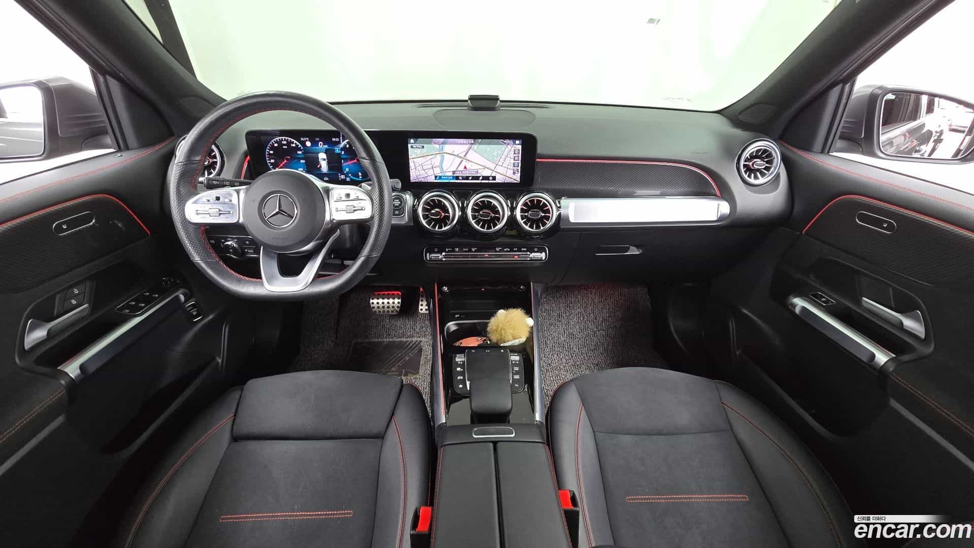 GLB-Class Mercedes-Benz 2022.3-INNER-007