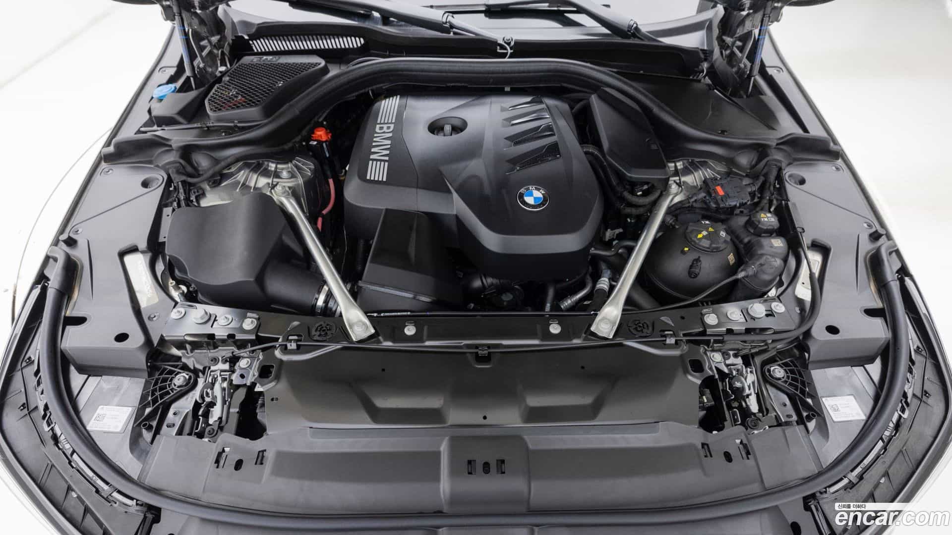 5-Series BMW 2025.8-OUTER-006