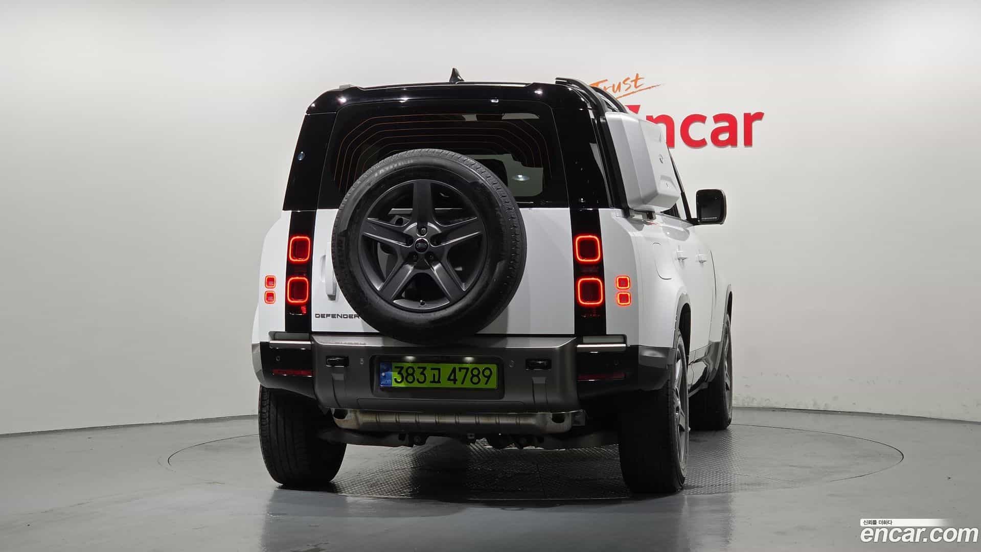 Defender Land Rover 2024.11-OUTER-004