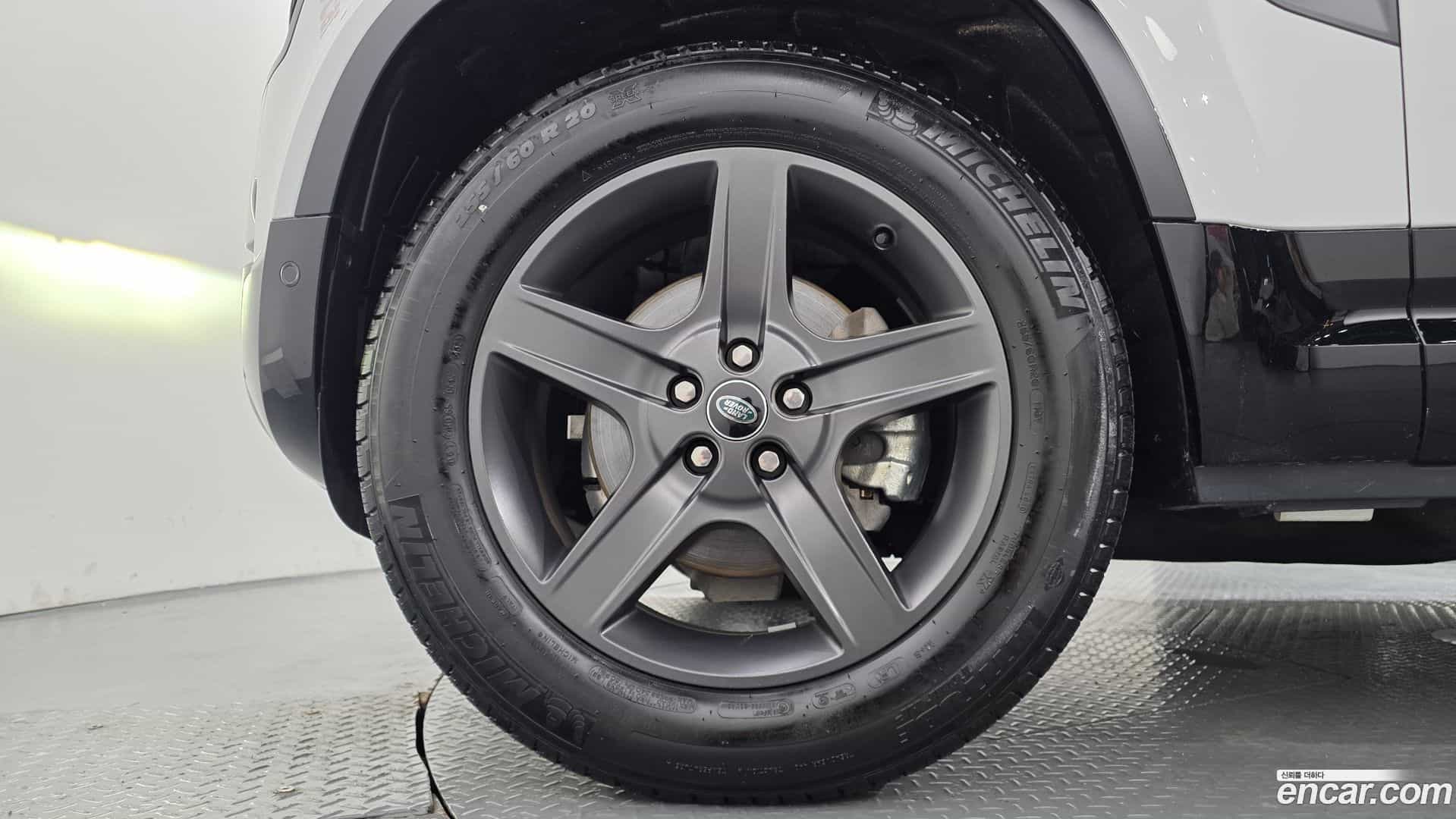 Defender Land Rover 2024.11-OUTER-005