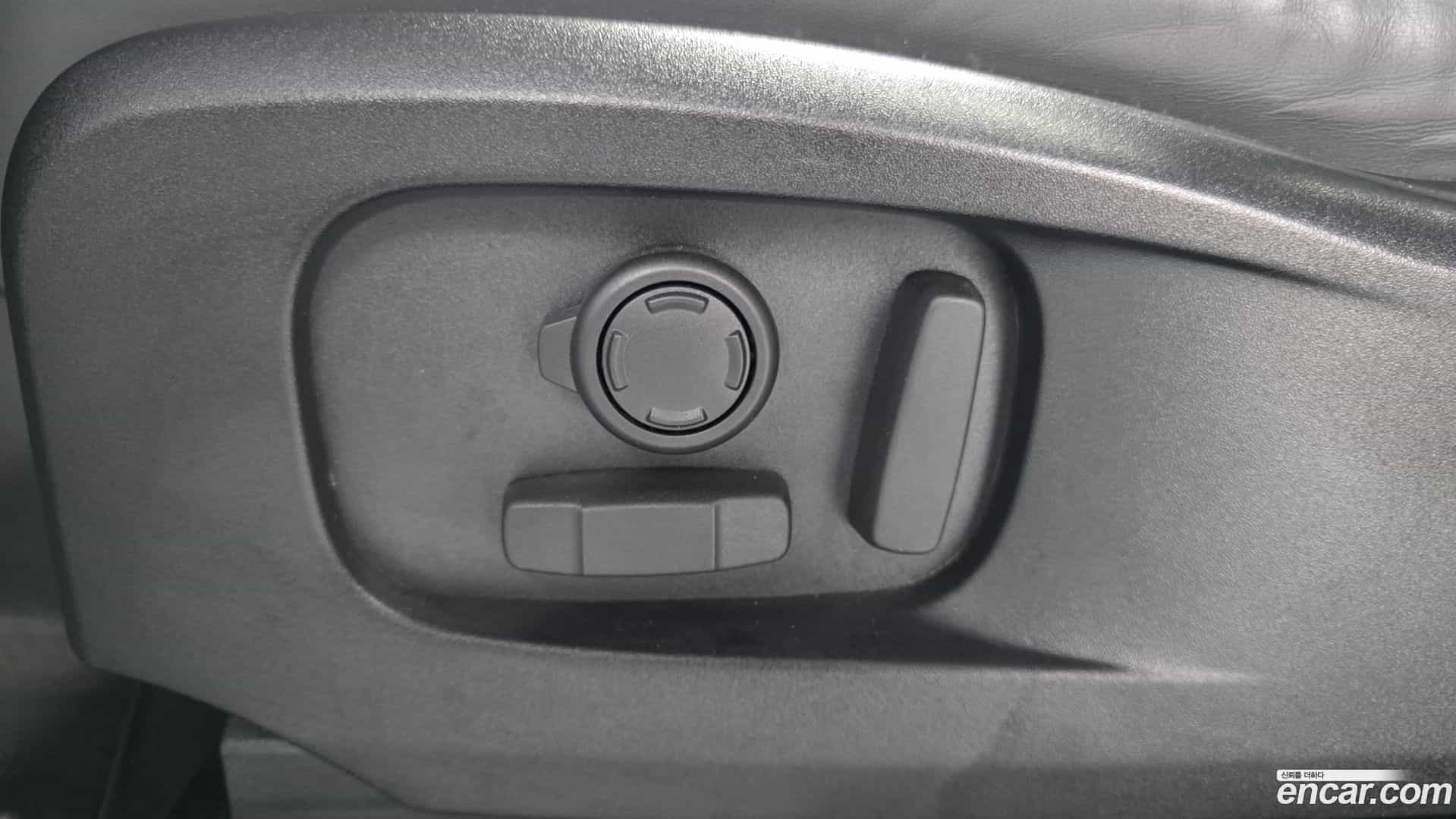 Defender Land Rover 2024.11-OPTION-019