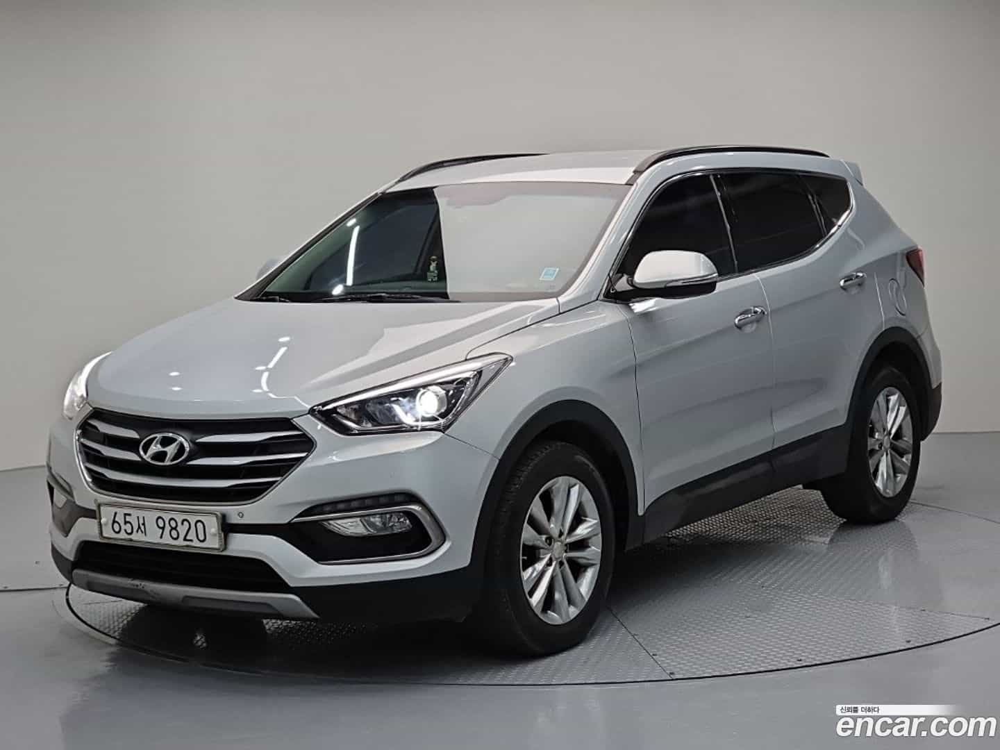 Santafe Hyundai 2017.4-OUTER-001