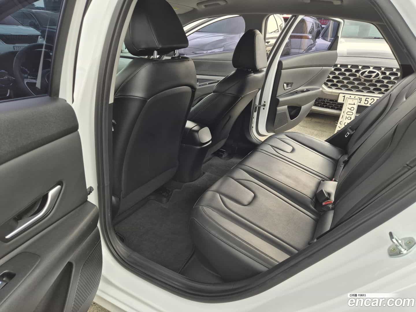 AVANTE Hyundai 2022.5-OPTION-018