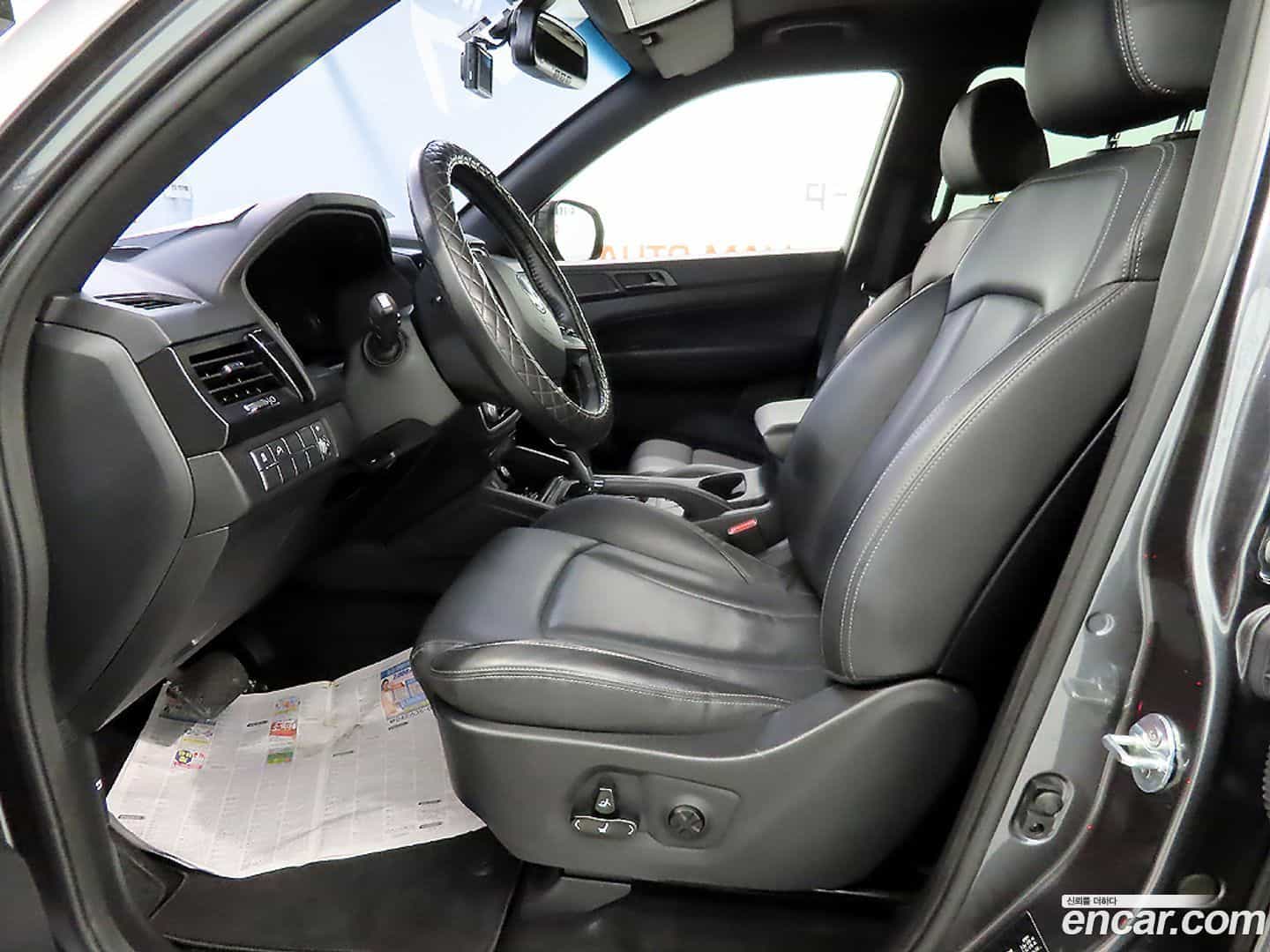 Rexton KG Mobility 2020.5-INNER-010