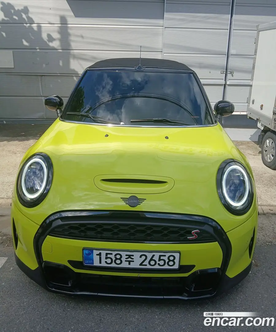 Main__Slider__Photo:Cooper Convertible Mini 2023.5-0