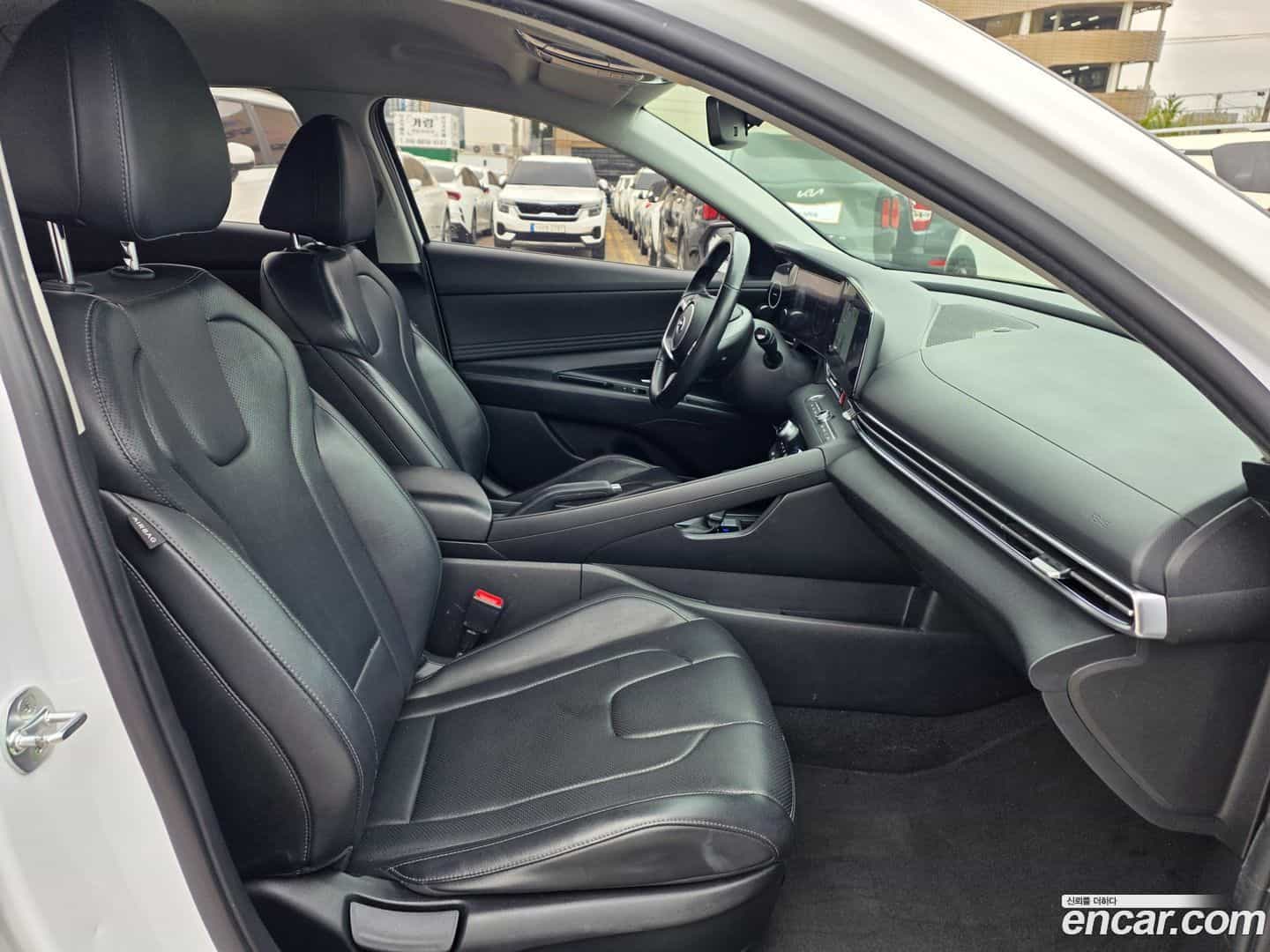 AVANTE Hyundai 2021.6-OPTION-020