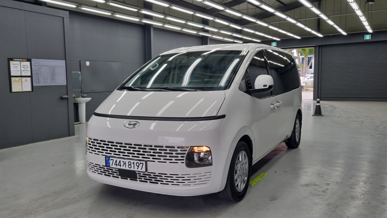 Main__Slider__Photo:Staria Hyundai 2021.4-0