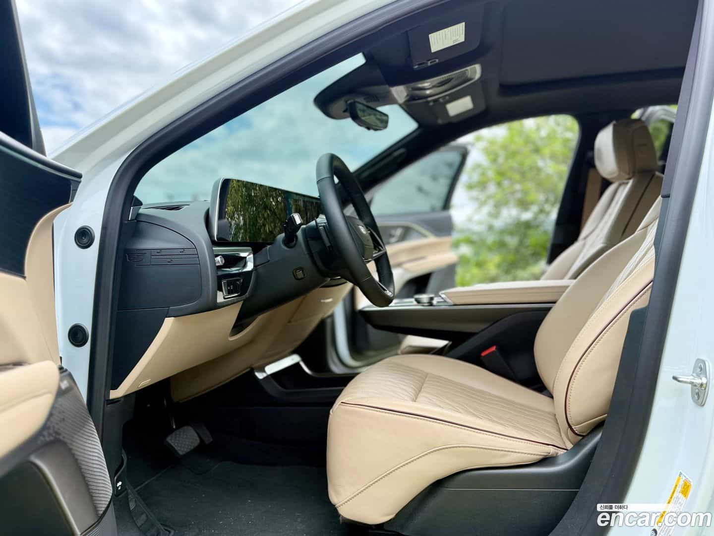 Lyriq Cadillac 2024.11-INNER-009
