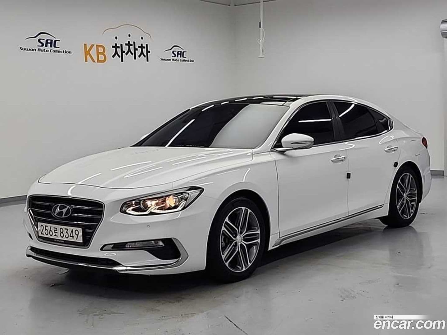 Main__Slider__Photo:Grandeur Hyundai 2017.2-0
