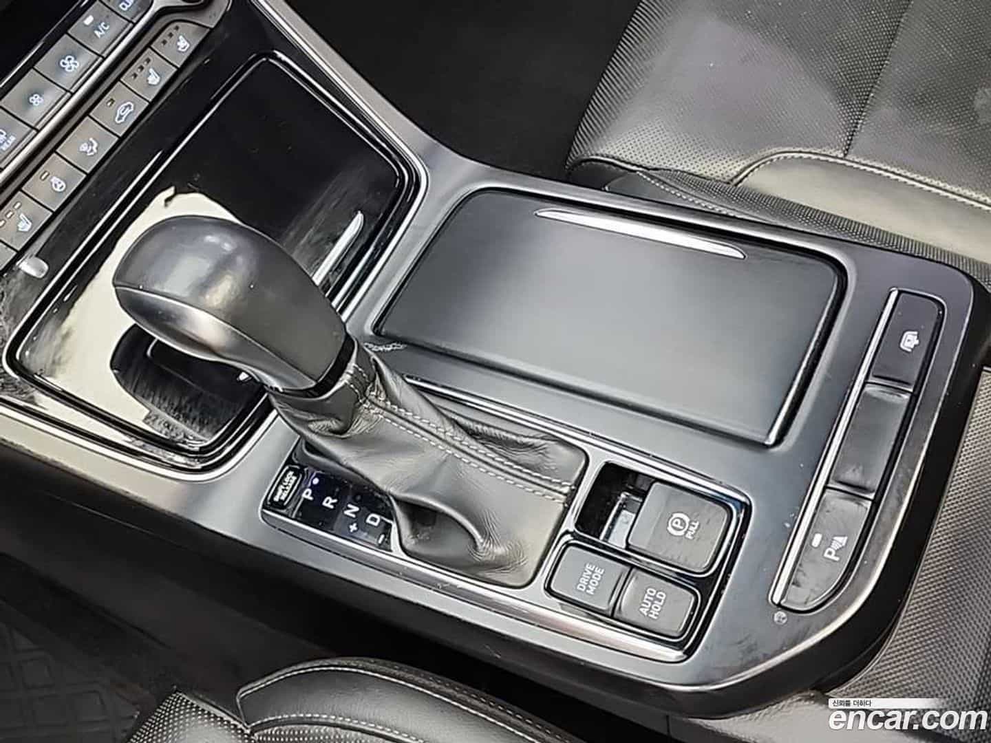 Grandeur Hyundai 2017.2-INNER-008