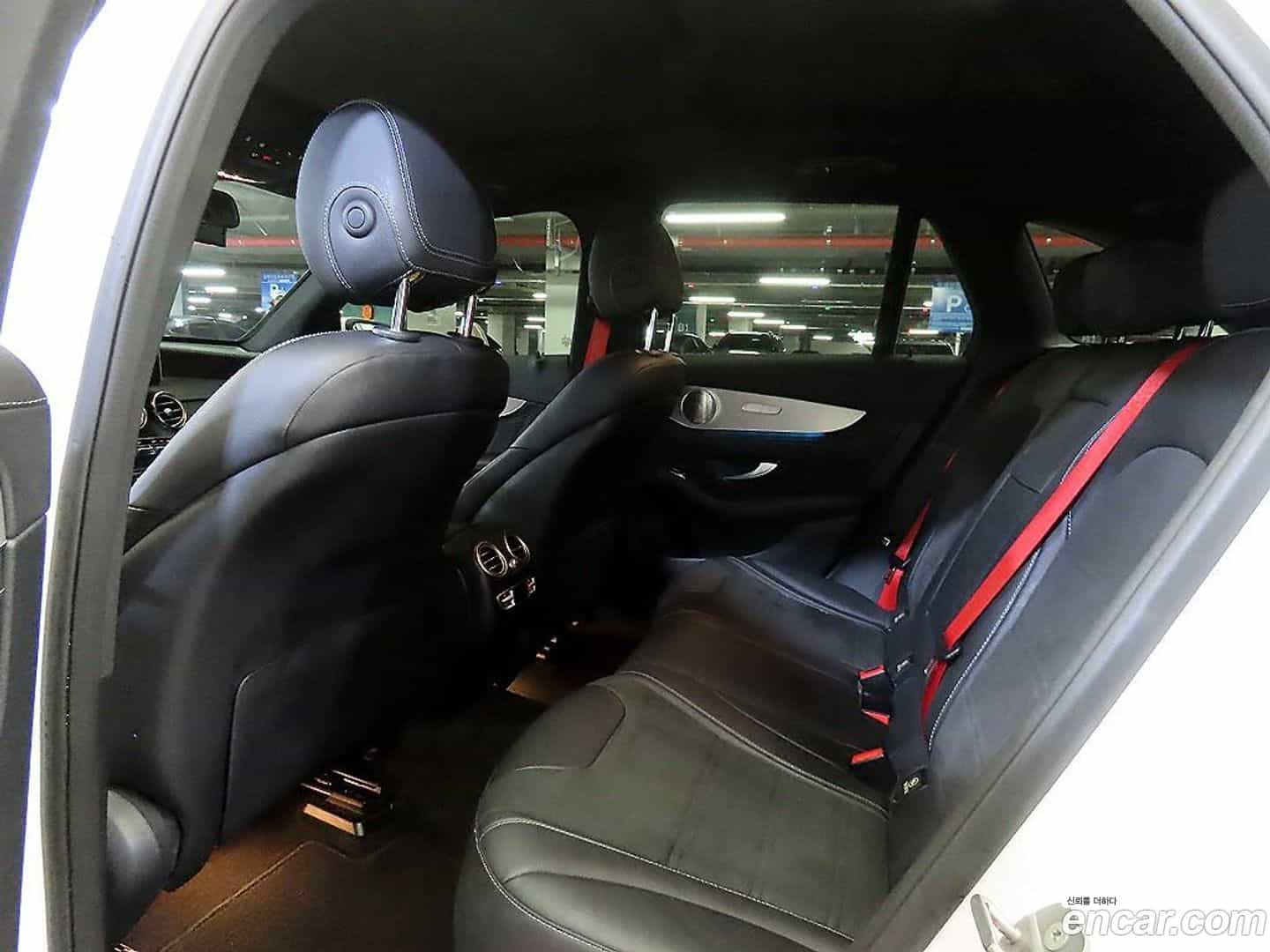 GLC-Class Mercedes-Benz 2018.11-INNER-007