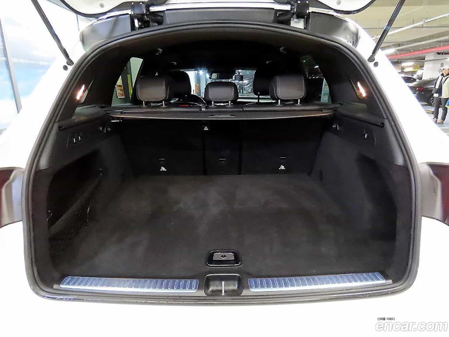 GLC-Class Mercedes-Benz 2018.11-OPTION-020