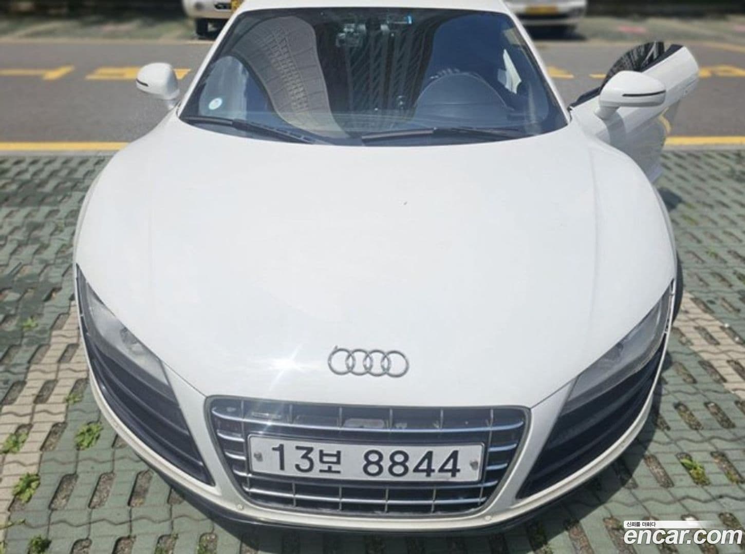 Main__Slider__Photo:R8 Audi 2010.5-0