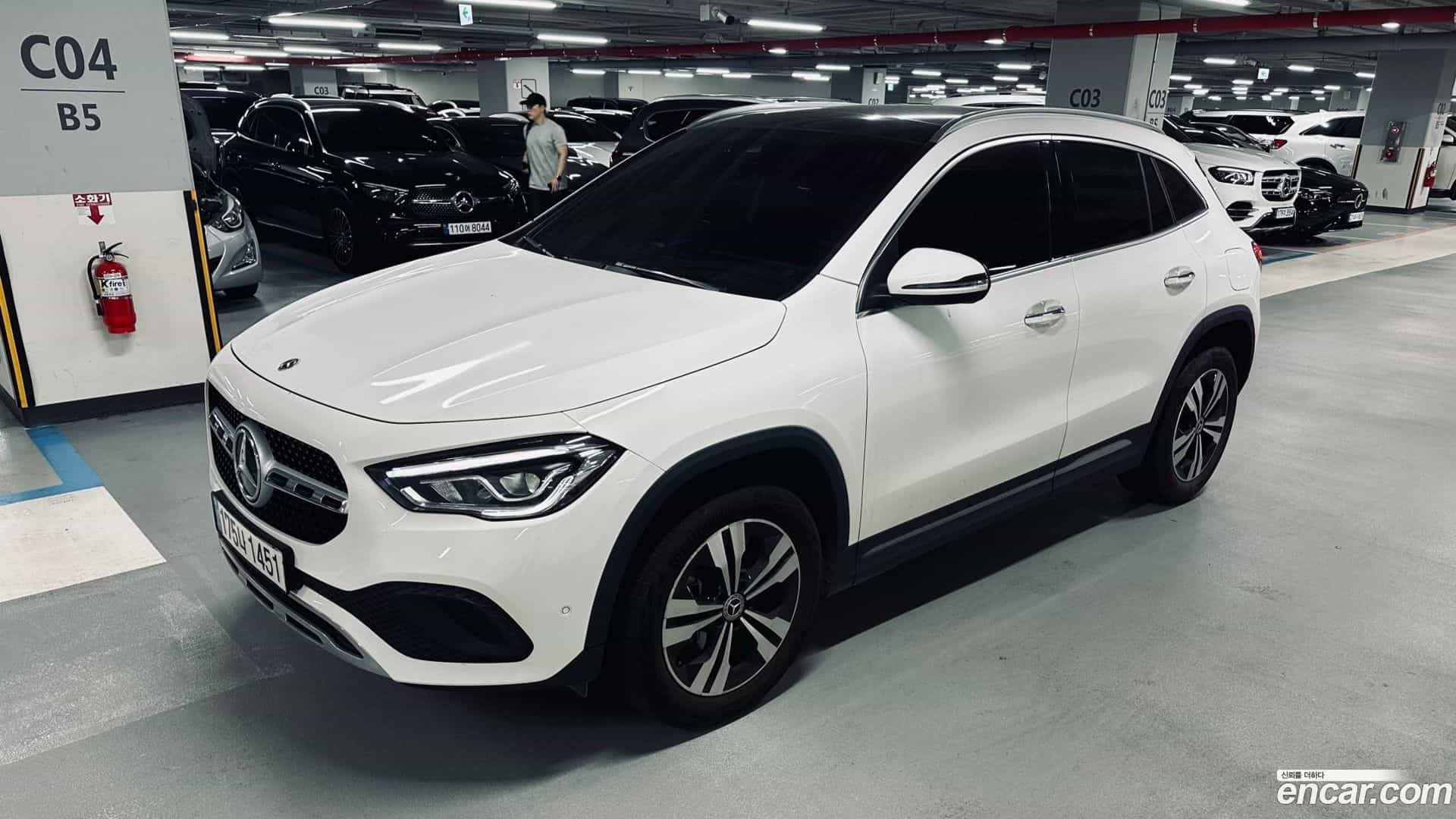GLA-Class Mercedes-Benz 2021.6-OUTER-001