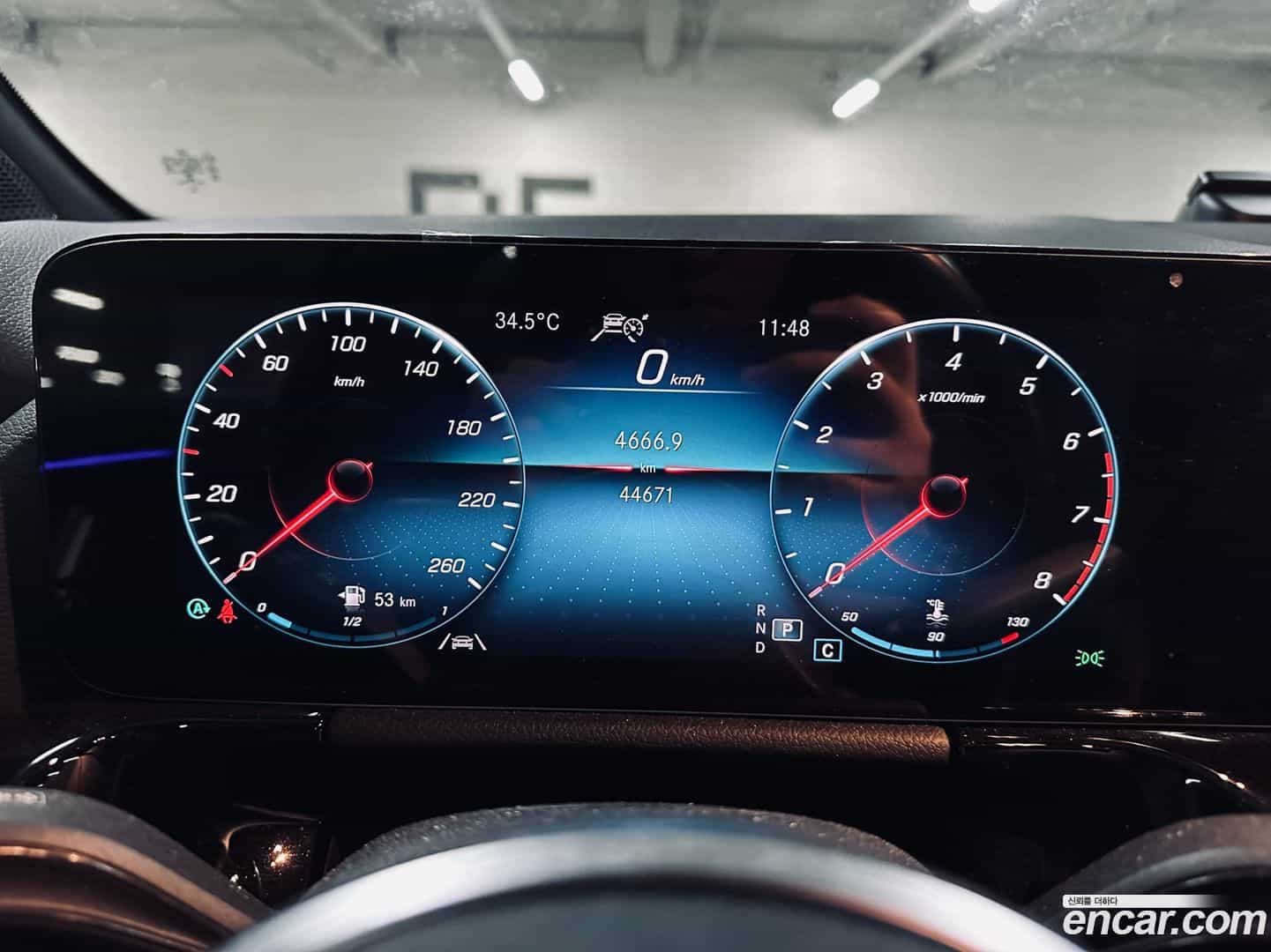 GLA-Class Mercedes-Benz 2021.6-INNER-008