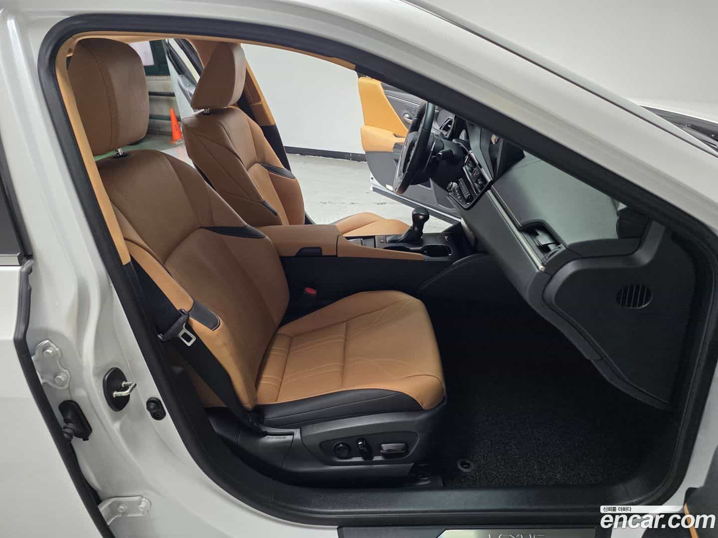 ES Lexus 2023.2-OPTION-015