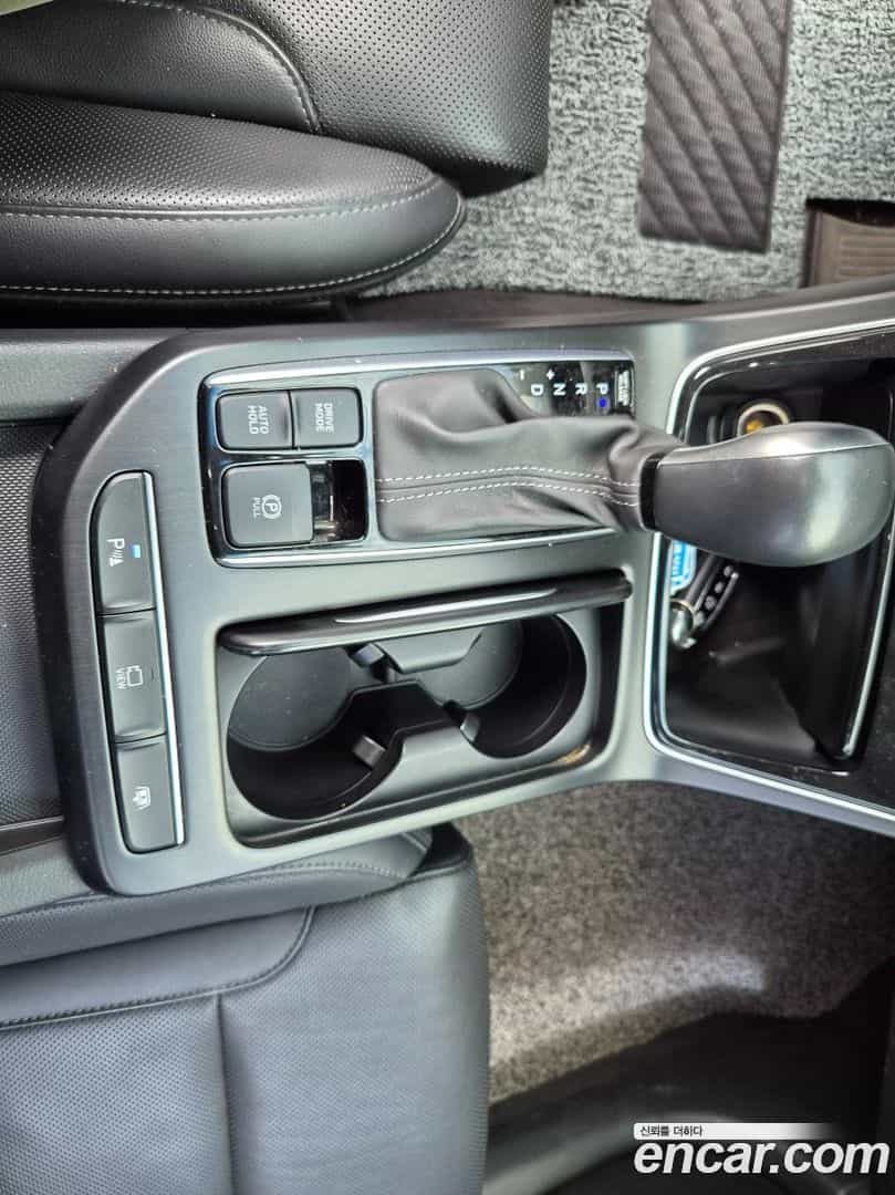 Grandeur Hyundai 2018.4-OPTION-016