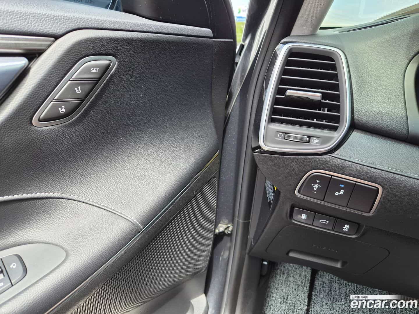 Grandeur Hyundai 2018.4-OPTION-017