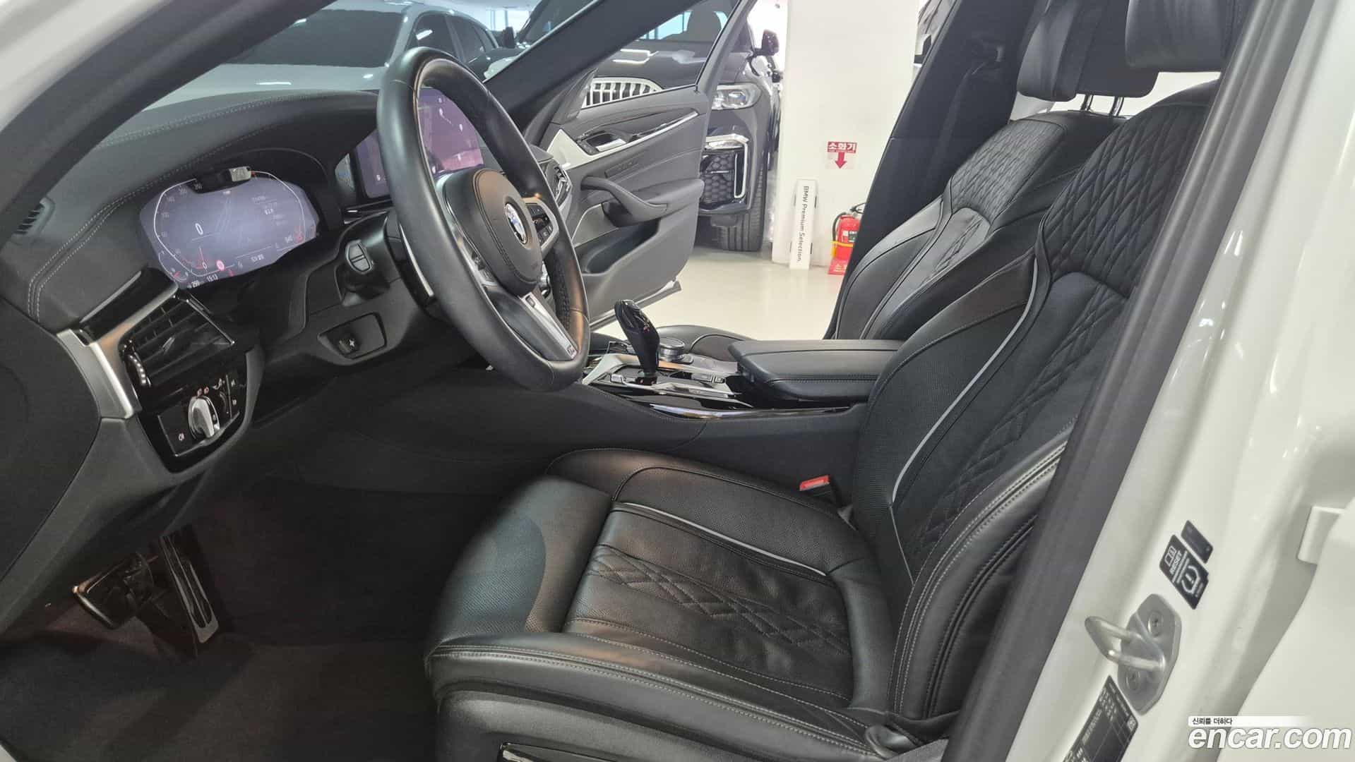 5-Series BMW 2020.10-INNER-010