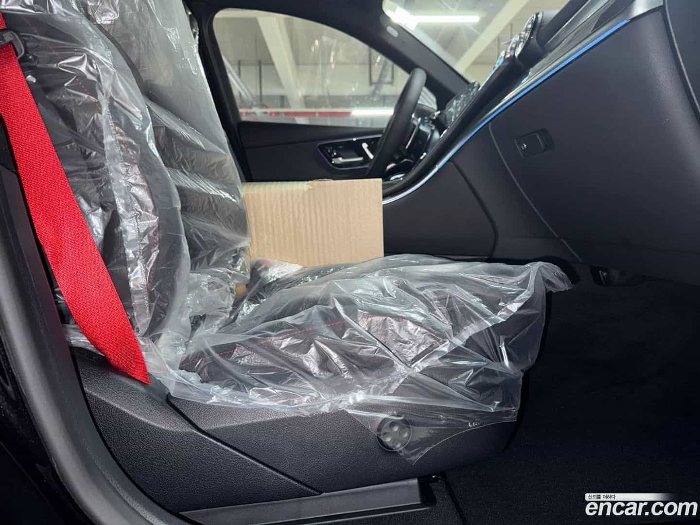 GLC-Class Mercedes-Benz 2025.8-INNER-010