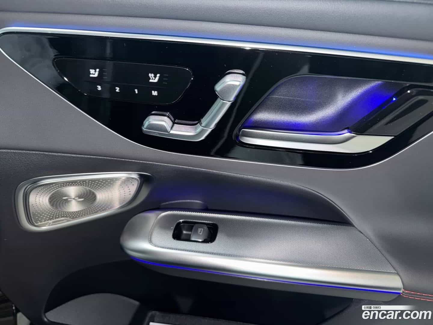 GLC-Class Mercedes-Benz 2025.8-OPTION-015
