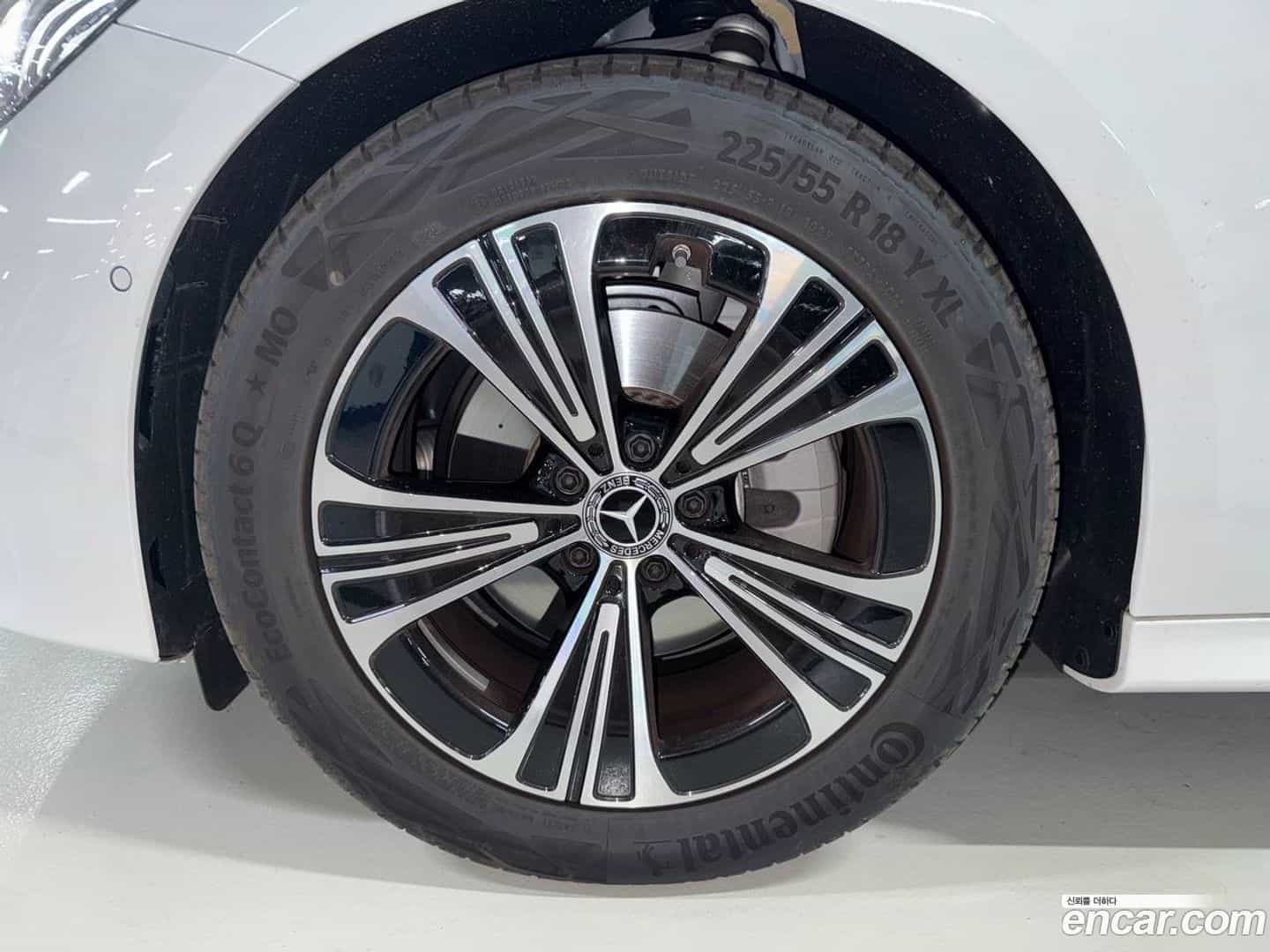 E-Class Mercedes-Benz 2025.7-OUTER-005