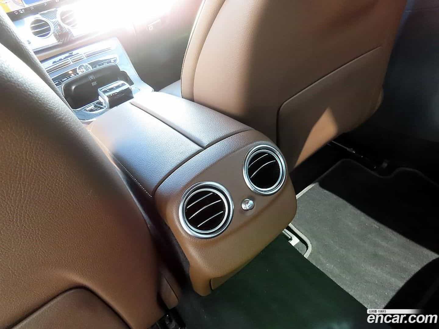E-Class Mercedes-Benz 2019.11-OPTION-019
