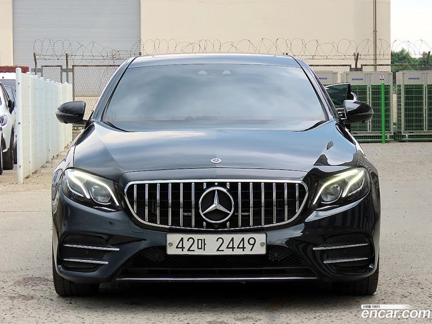 Main__Slider__Photo:E-Class Mercedes-Benz 2019.7-0