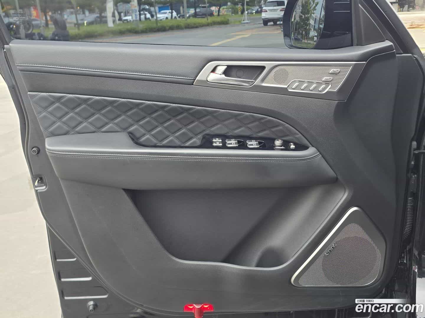 Rexton KG Mobility 2019.7-INNER-008