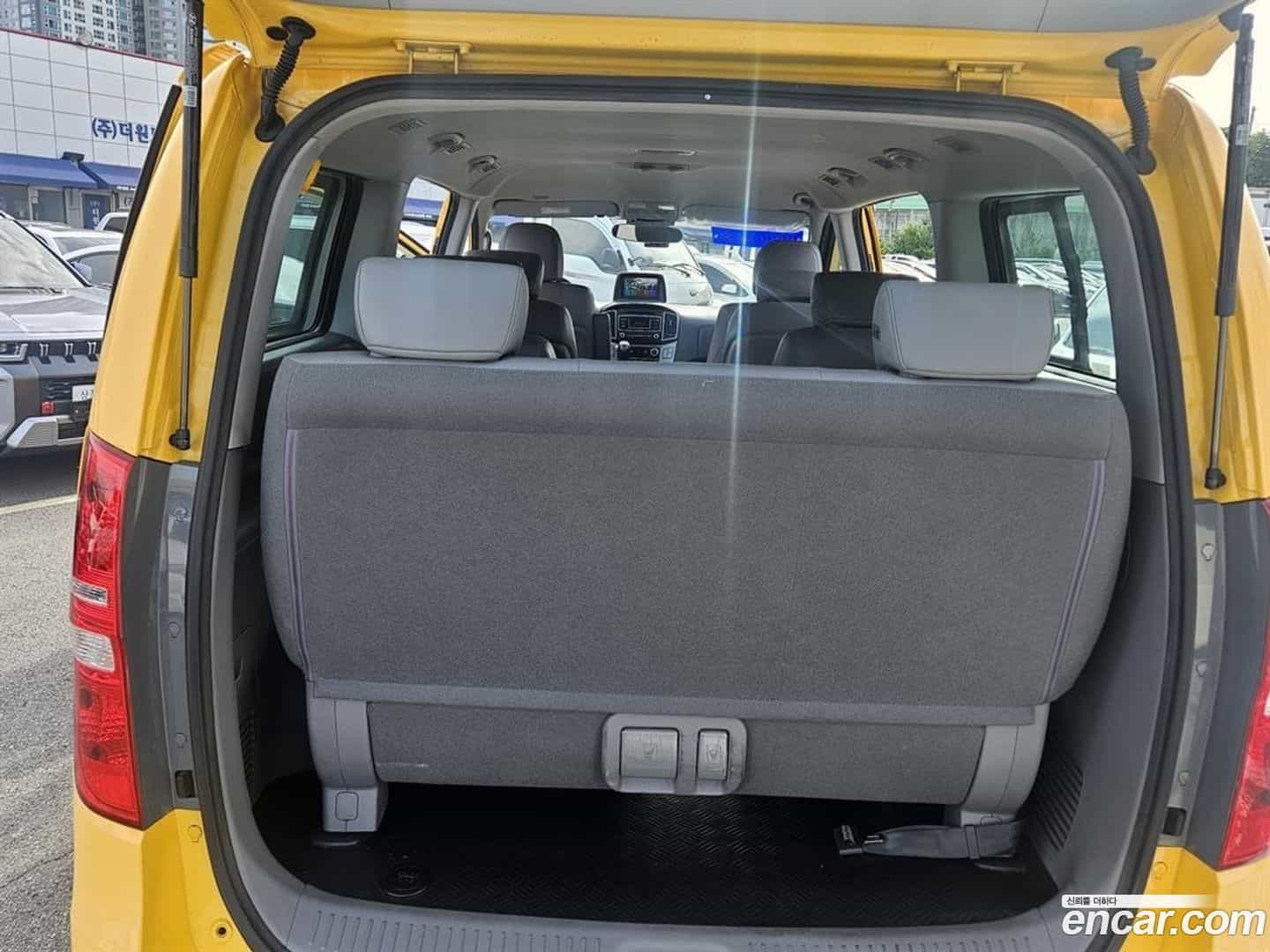 Starex Hyundai 2017.9-OPTION-024