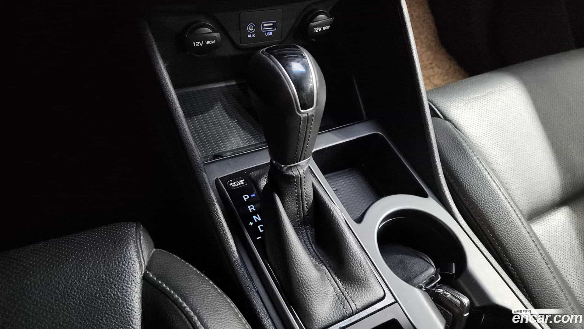Tucson Hyundai 2018.2-INNER-009
