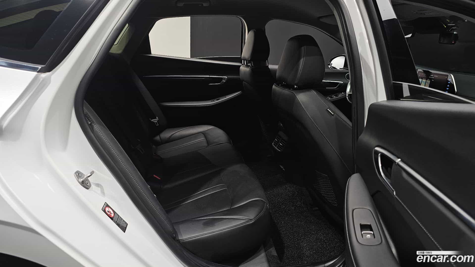 Sonata Hyundai 2023.1-INNER-036