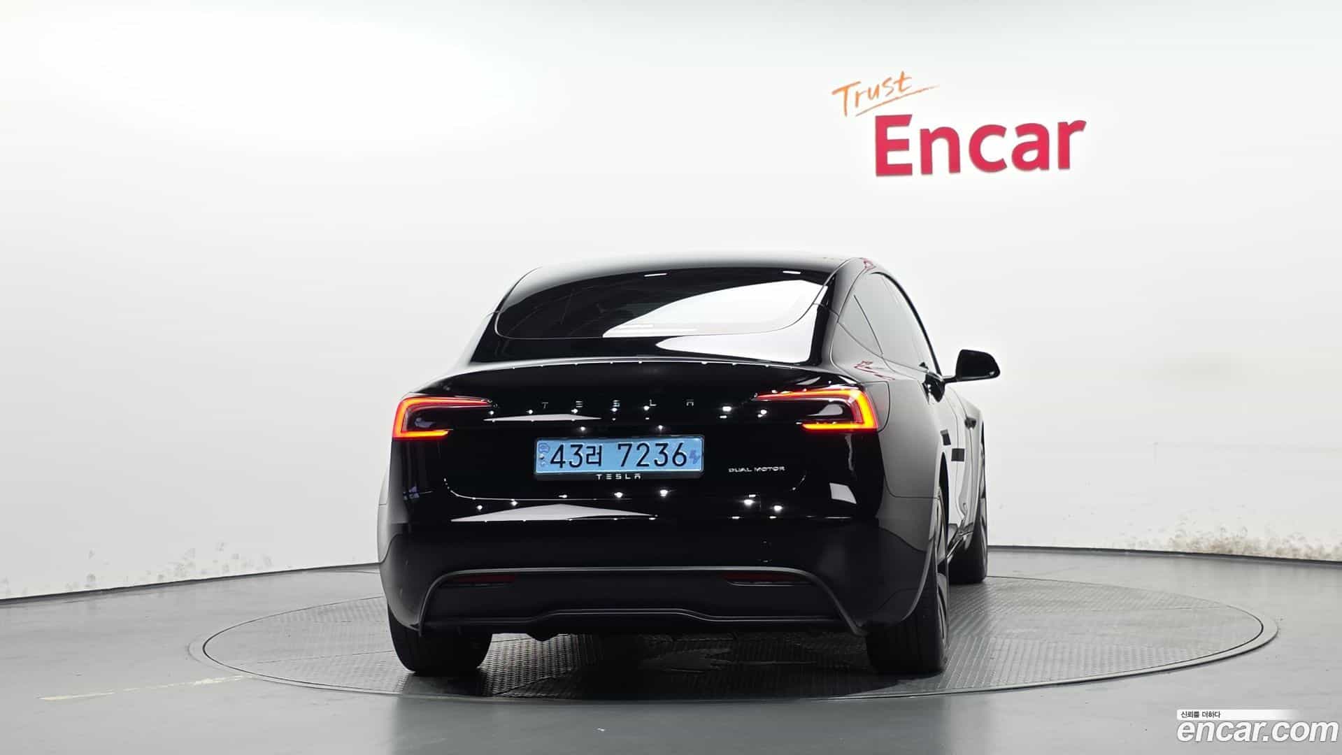 Model 3 Tesla 2024.4-OUTER-004