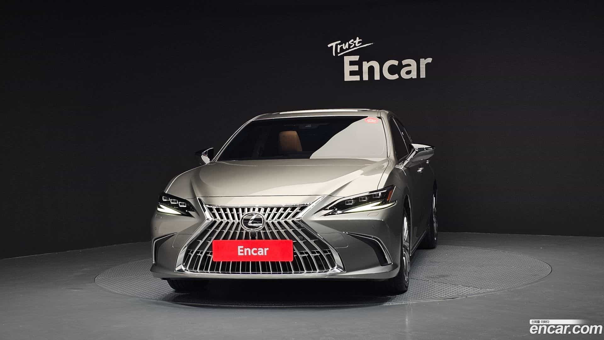 ES Lexus 2025.1-OUTER-003
