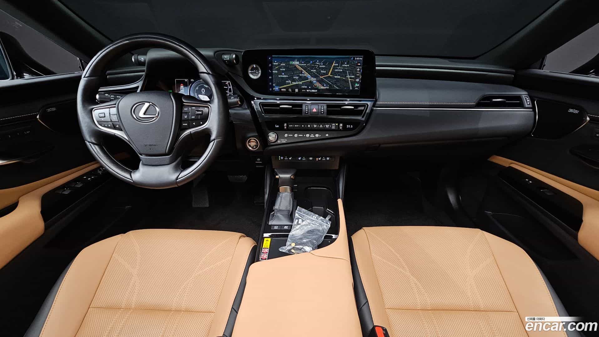 ES Lexus 2025.1-INNER-007