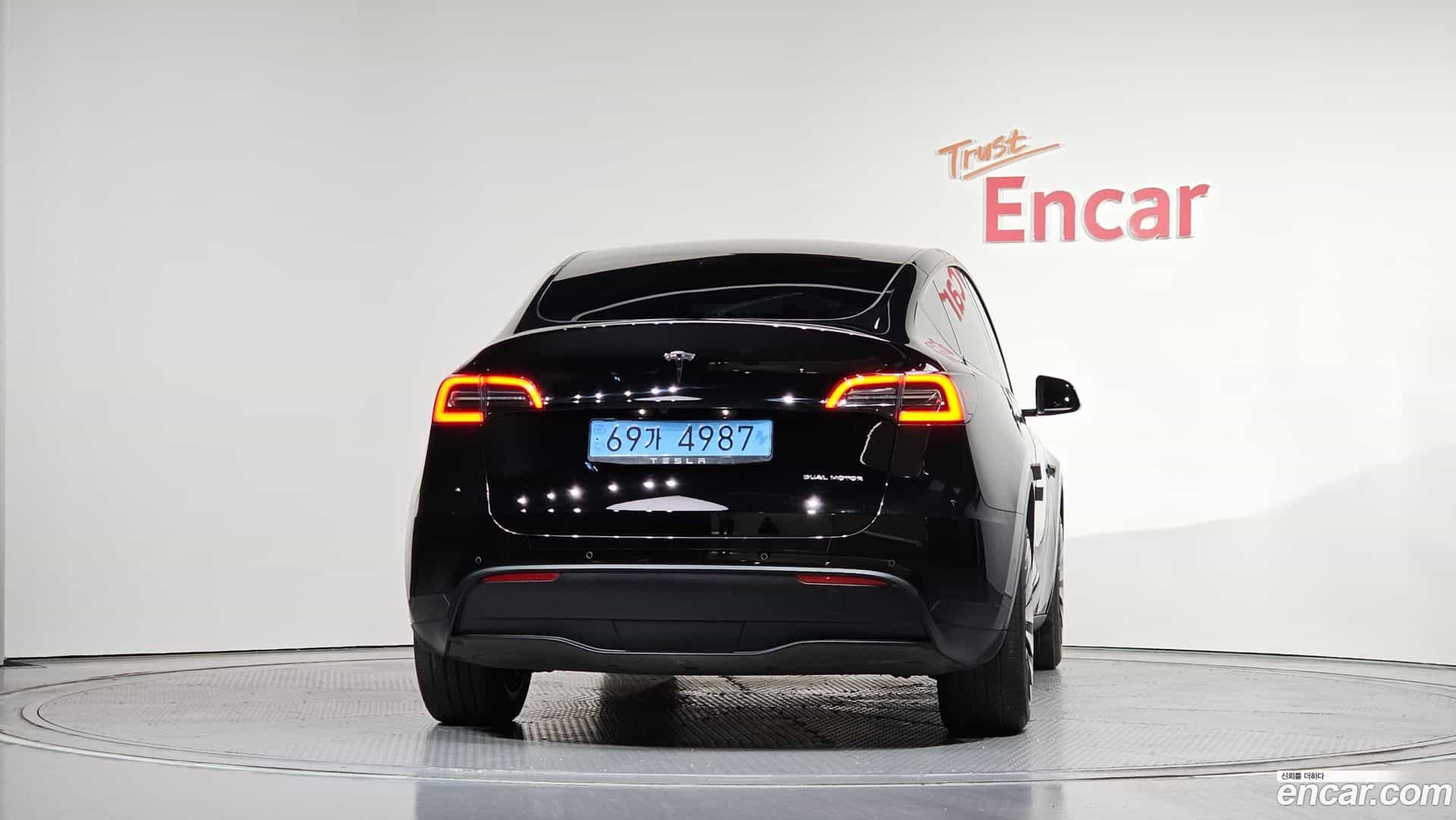 Model Y Tesla 2022.4-OUTER-004