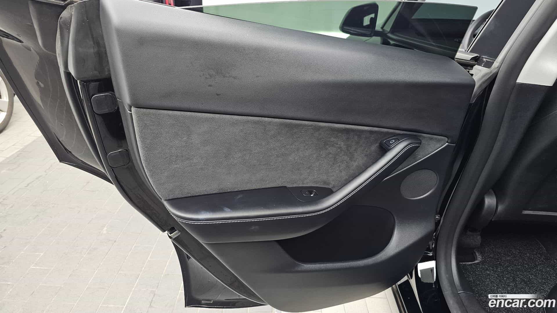 Model Y Tesla 2022.4-INNER-035