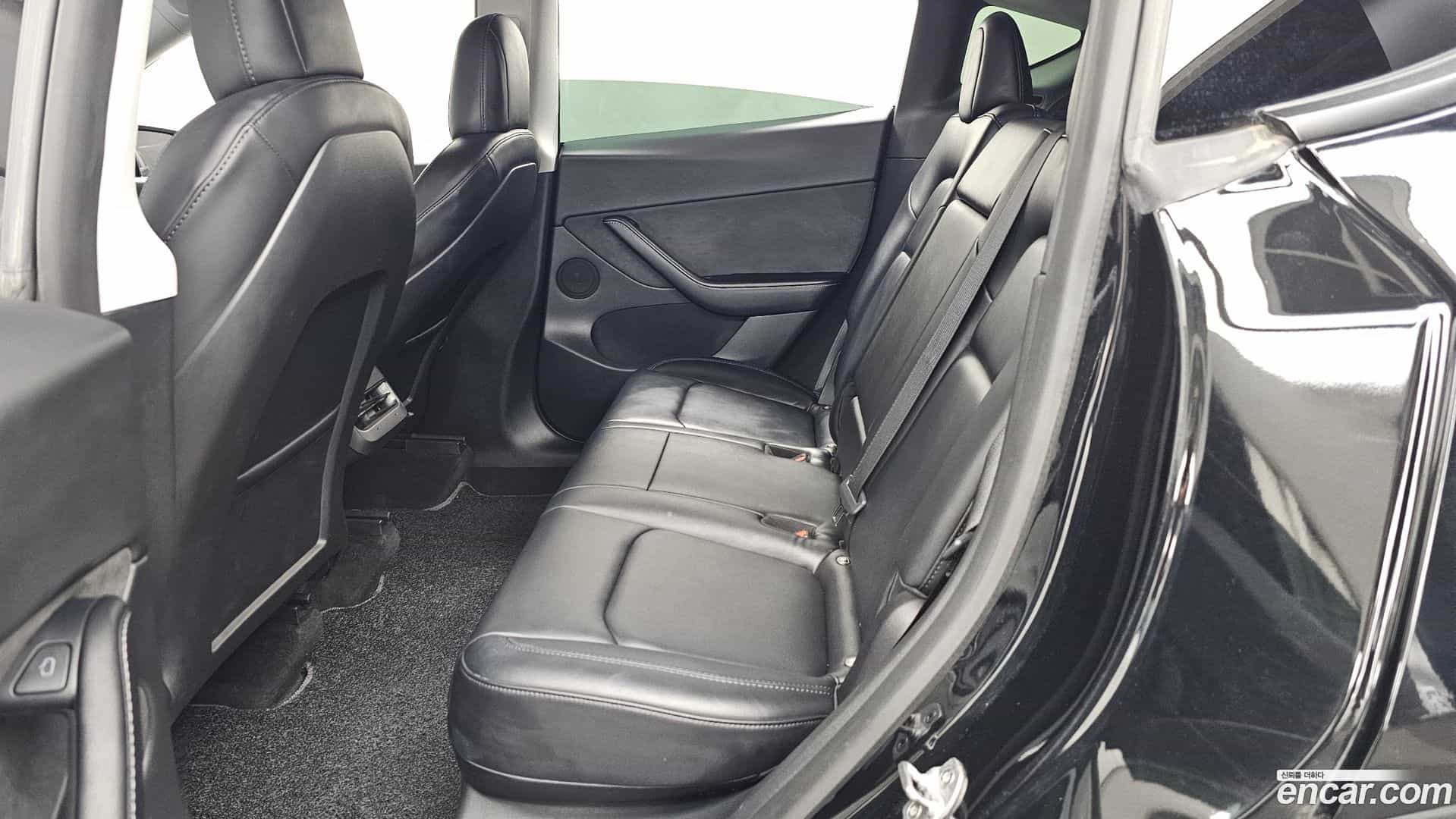 Model Y Tesla 2022.4-INNER-036