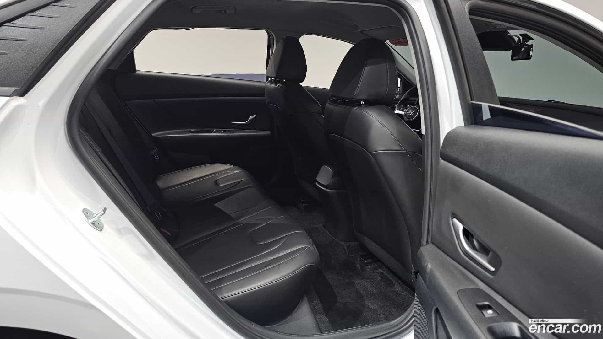 AVANTE Hyundai 2023.1-OPTION-016