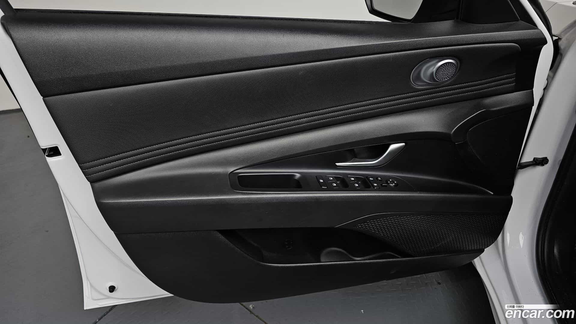 AVANTE Hyundai 2023.1-INNER-034