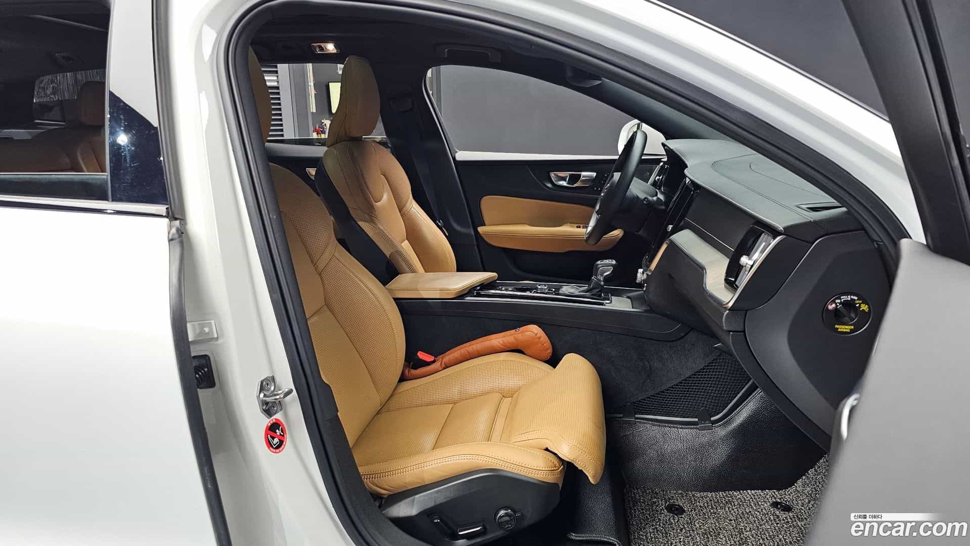 V60 Volvo 2020.4-INNER-036