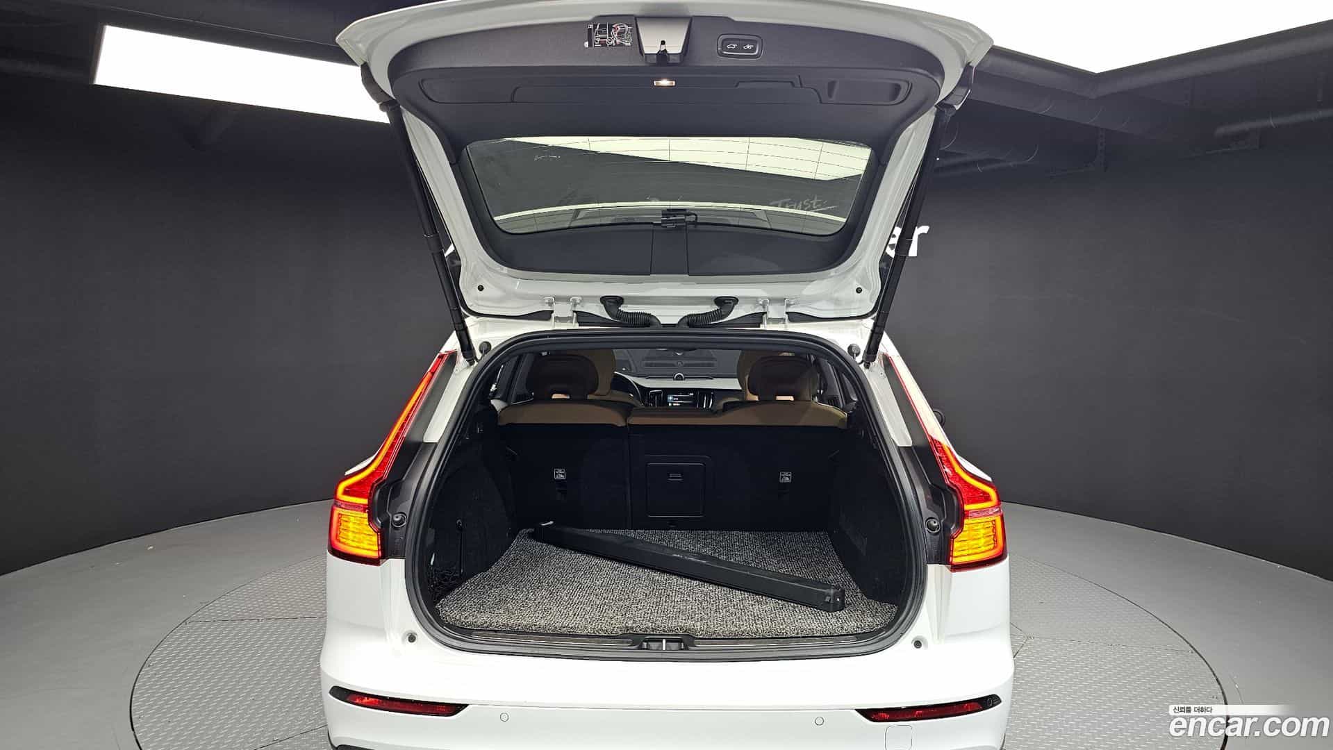 V60 Volvo 2020.4-OPTION-043