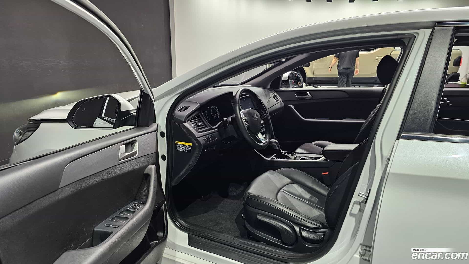 Sonata Hyundai 2019.1-INNER-010