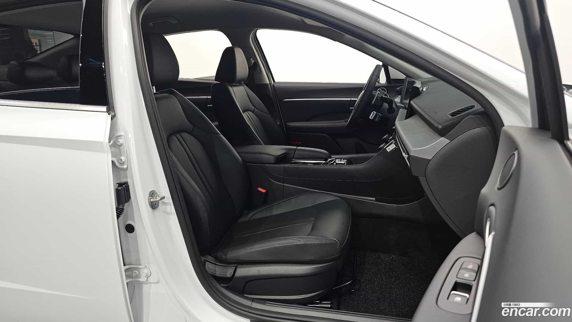 Sonata Hyundai 2025.11-INNER-010