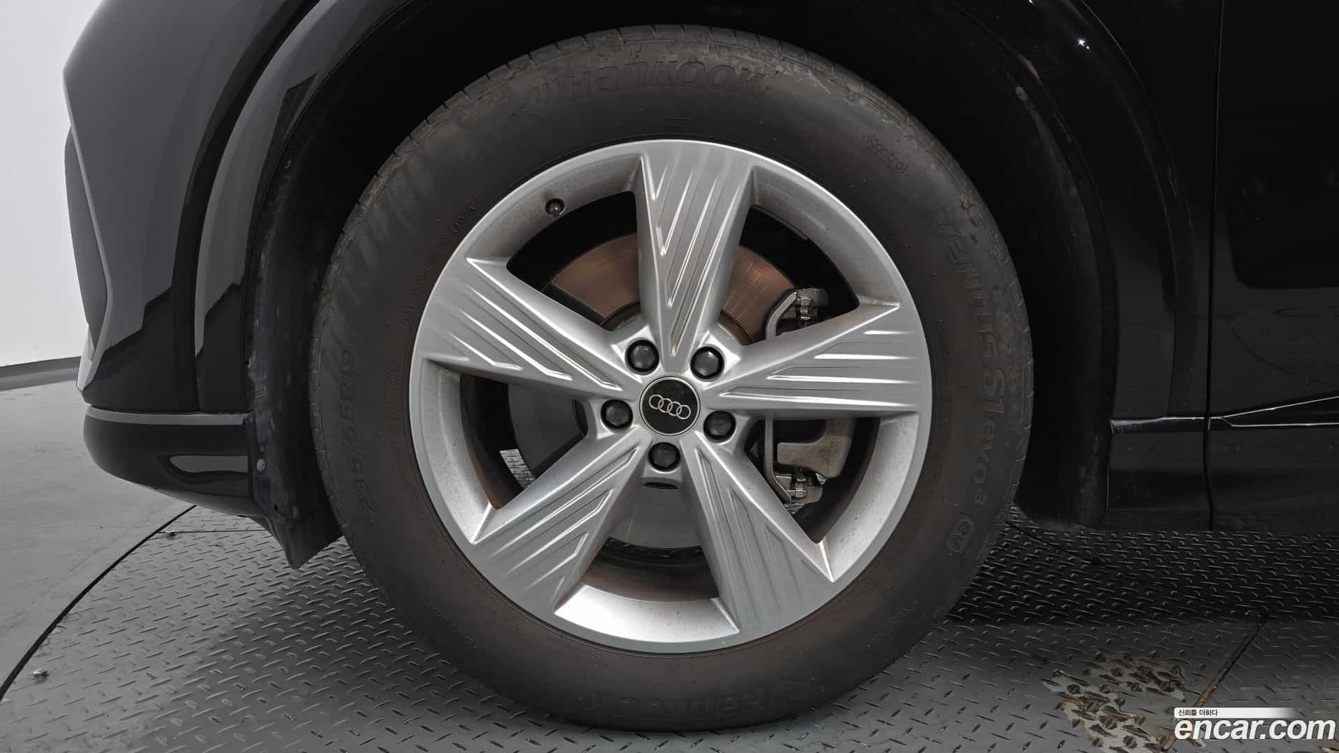 Q4 e-tron Audi 2023.11-OUTER-005