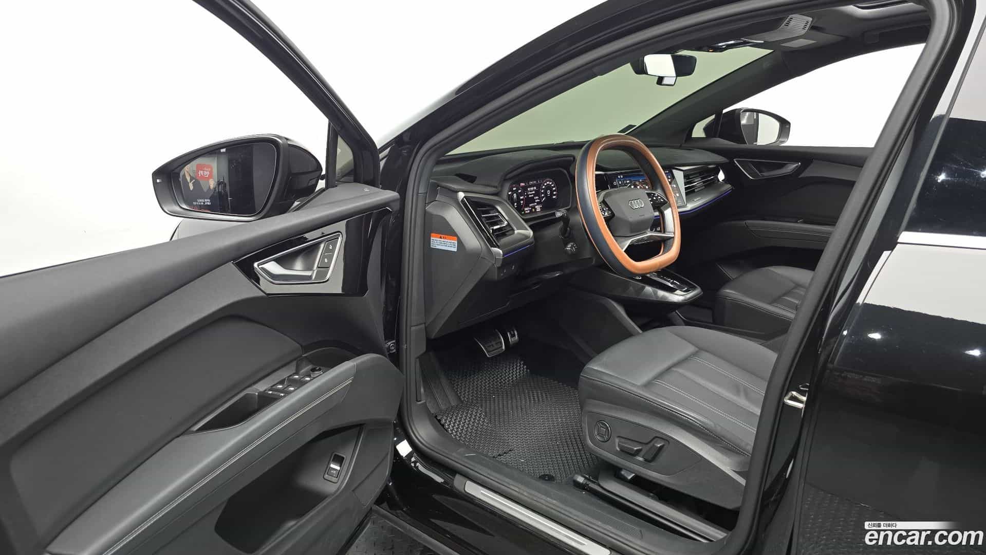 Q4 e-tron Audi 2023.11-INNER-010