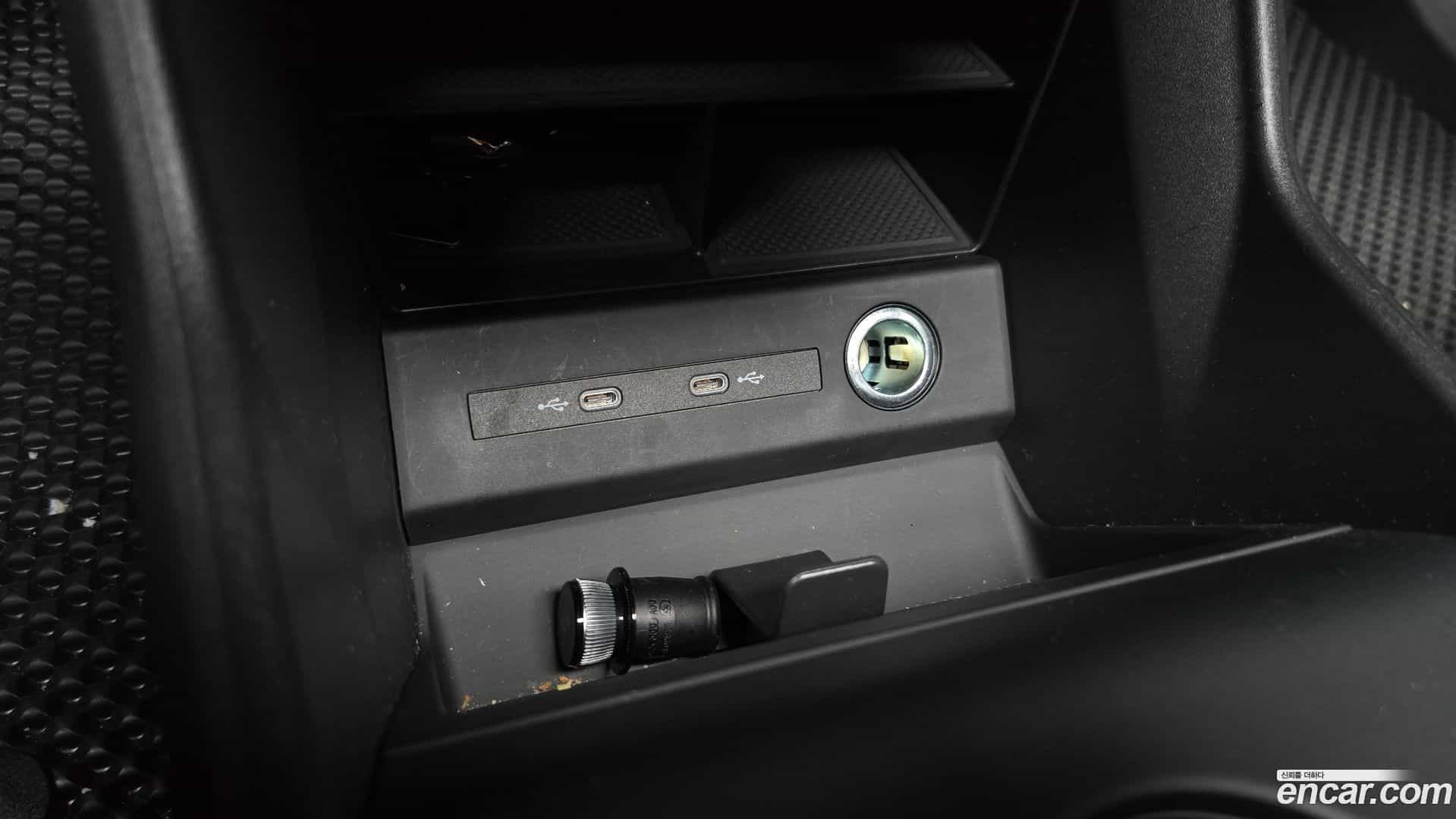 Q4 e-tron Audi 2023.11-OPTION-019